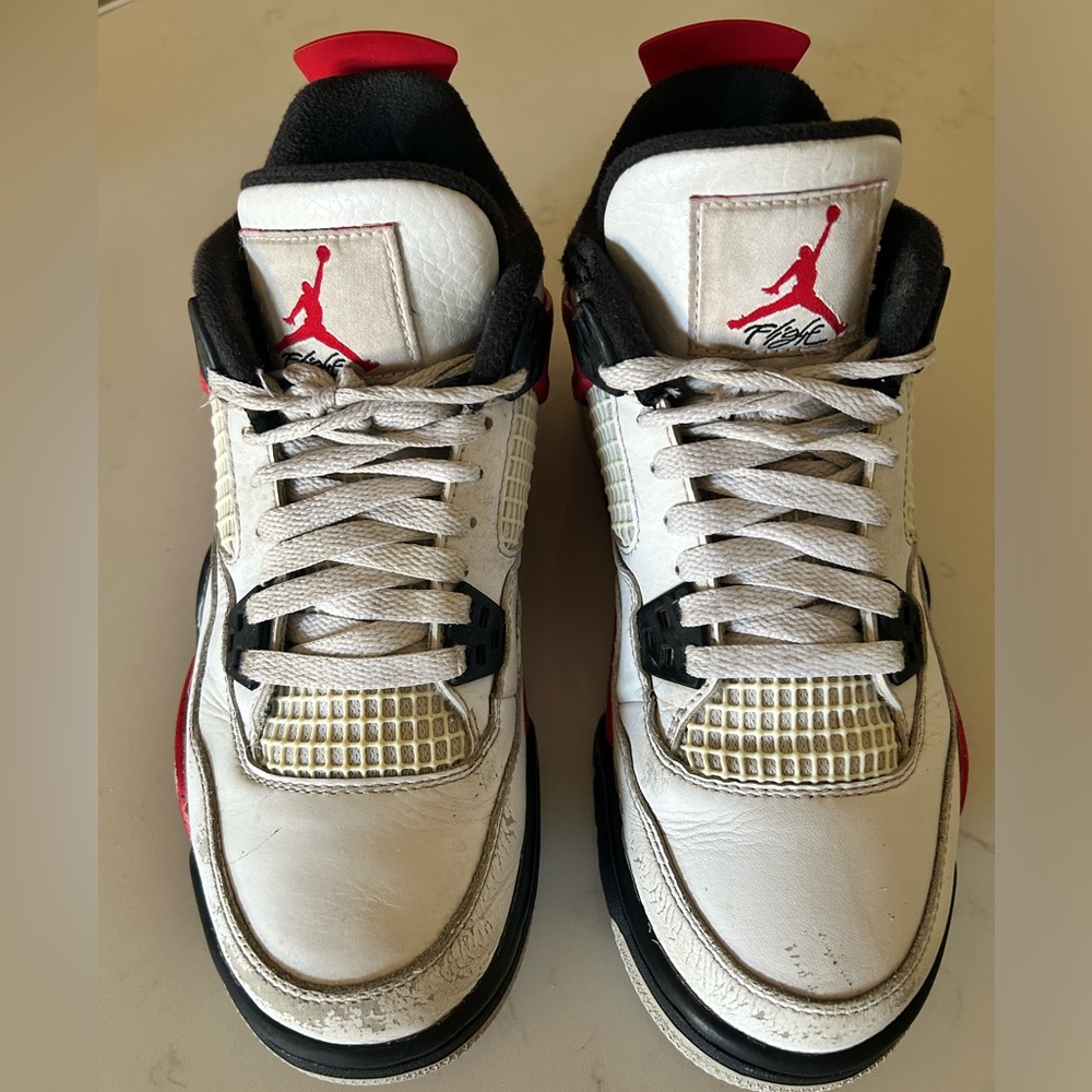 NIKE AIR JORDAN FOURS (IV) RETRO 6YOUTH; Fire Red / White - Picture 4 of 13